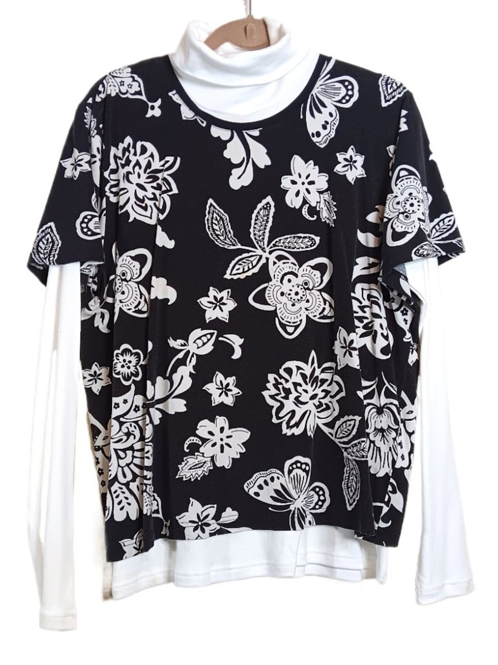 White Stag 2-Piece Set Tops Women’s XL Black White Floral Lagenlook 100% Cotton